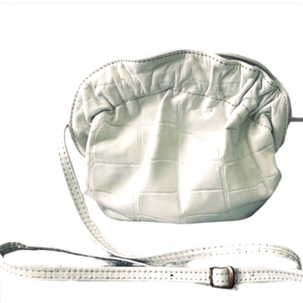 Vintage Ruffled Crossbody Pouch Bag Evening Cocktail Purse Embossed Off White